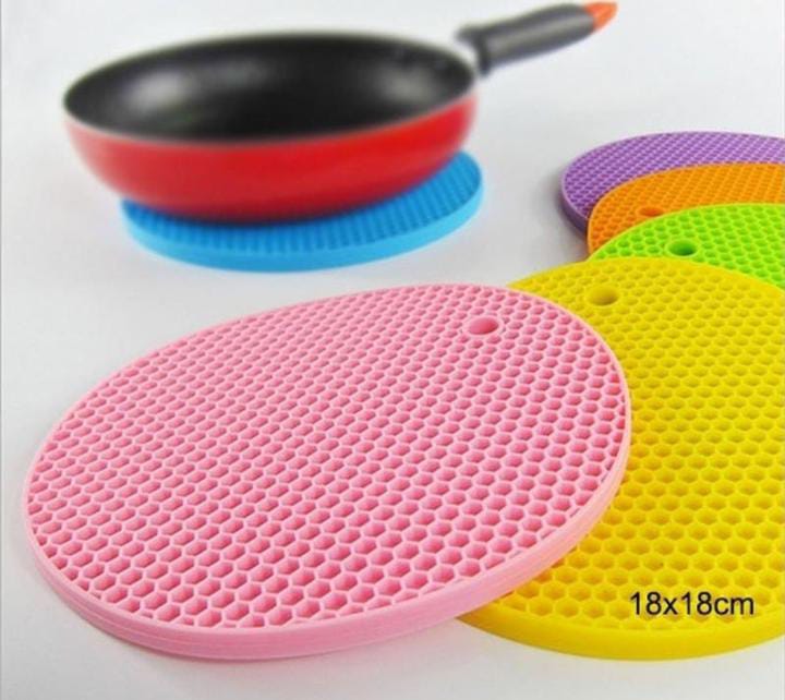 FiABLE Premium Grade Silicone Trivet Mats - Thick and High Heat Resistant mats for Hot Pans | Pot Holder mats | 8mm Extra Thick for Dining and Kitchen 1 Silicon Coaster